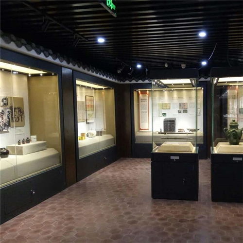 鑄造品牌之美 隆城展示精品展柜的設(shè)計(jì)與制作藝術(shù)